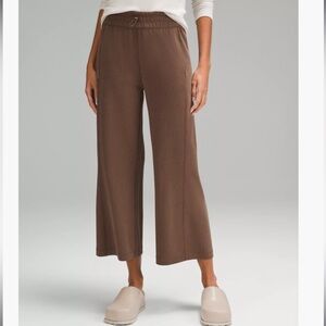 Lululemon Wide-Leg Crop “25